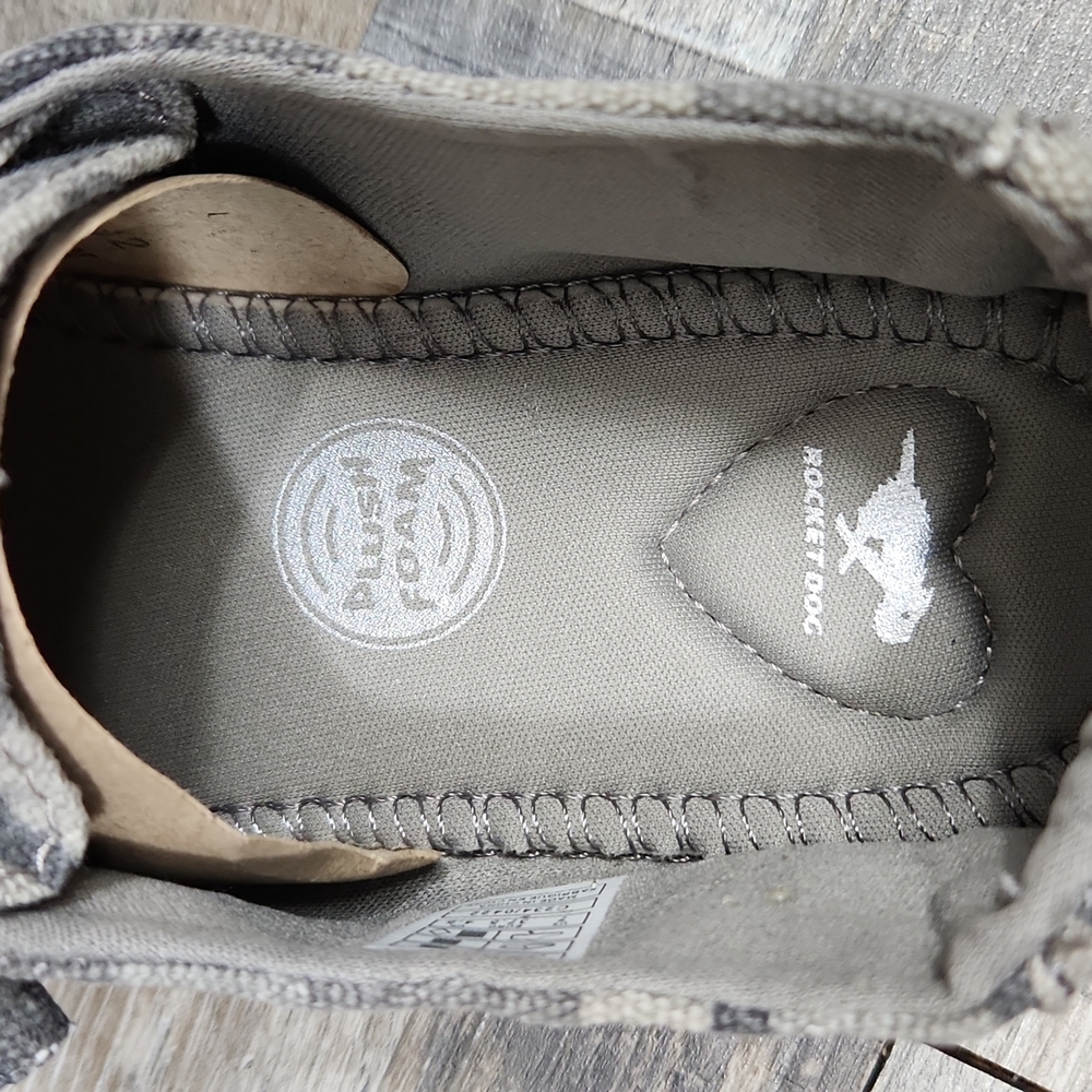 NIB Rocket Dog Grey Camo Slip-On Sneakers - Women's Size 8 - Maddy - Picture 9 of 9